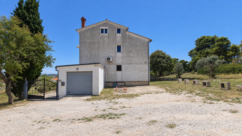 Studio Apartment Adrijano