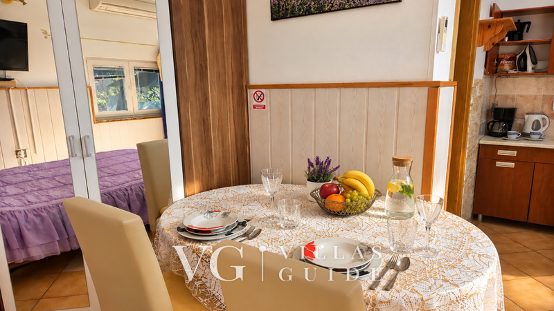 Studio Apartment Adrijano