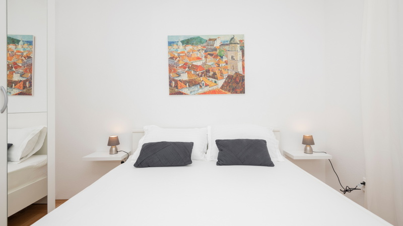 Villa Mile with a pool in the center of Makarska