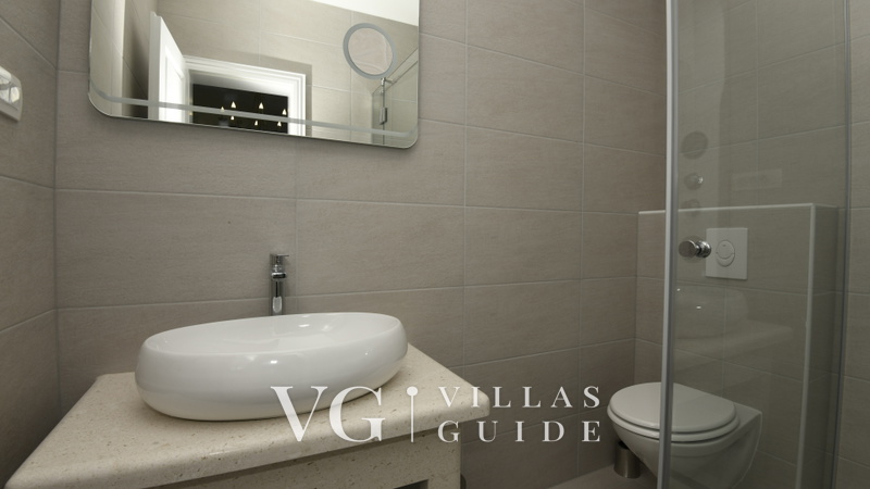 Villa President with a heated pool, wellness, and amenities Bagno