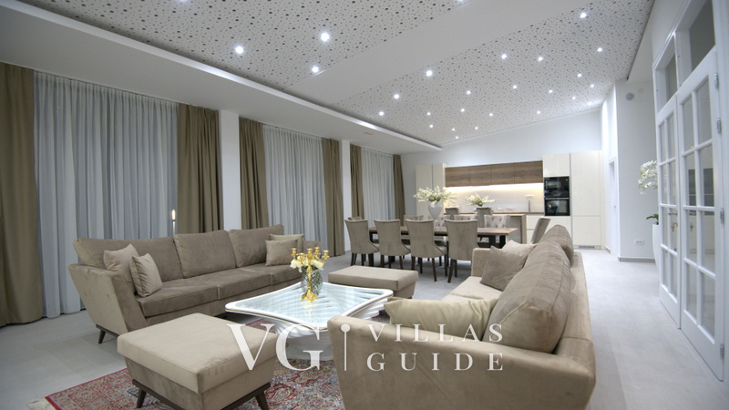 Villa President with a heated pool, wellness, and amenities Soggiorno