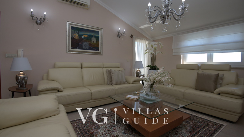 Villa President with a heated pool, wellness, and amenities Soggiorno