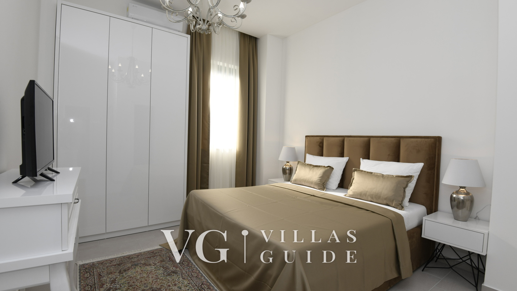 Villa President with a heated pool, wellness, and amenities Camera da letto