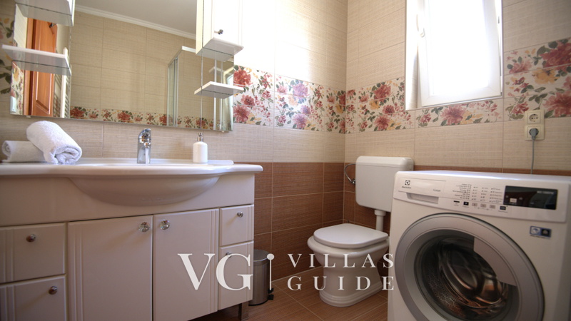 Villa President with a heated pool, wellness, and amenities Bagno