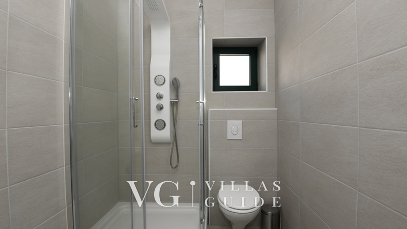 Villa President with a heated pool, wellness, and amenities Bagno