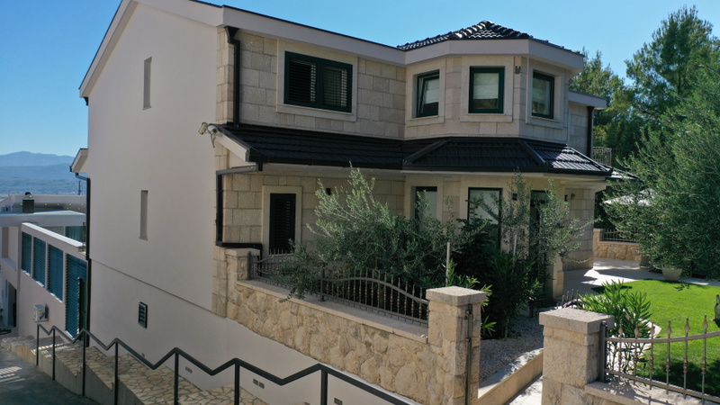 Villa President – Heated Pool, Wellness & Amenities