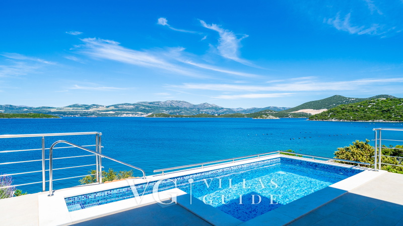 Villa Seafront Maris
