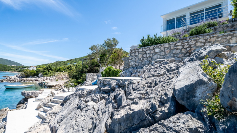 Villa Seafront Maris