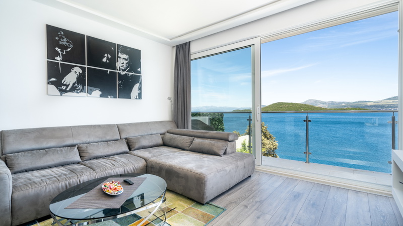 Villa Seafront Maris