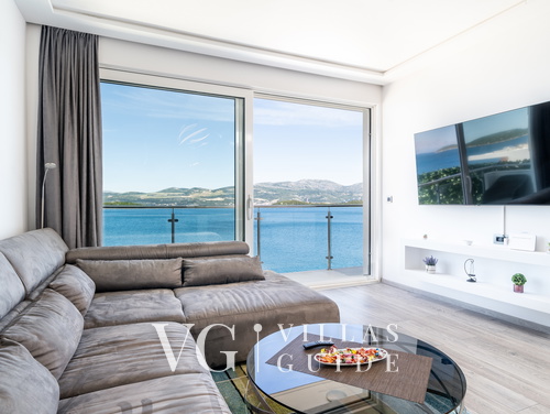 Villa Seafront Maris