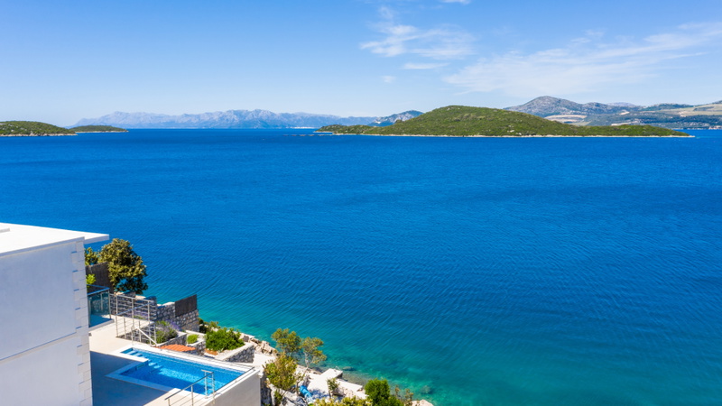 Villa Seafront Maris