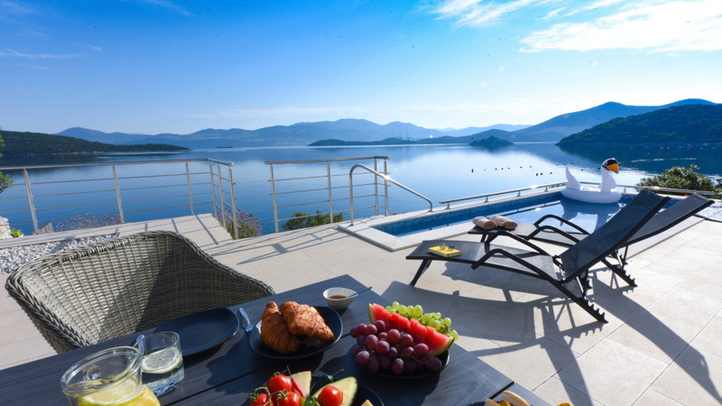 Villa Seafront Maris