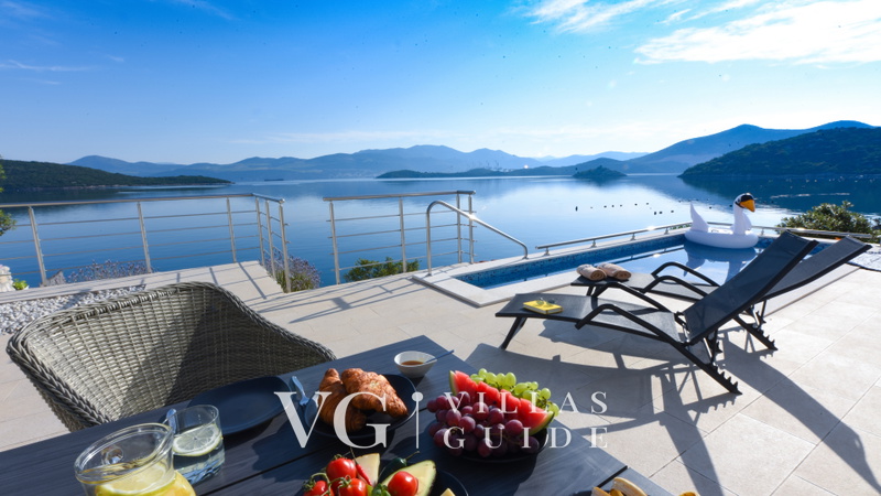 Villa Seafront Maris Piscina