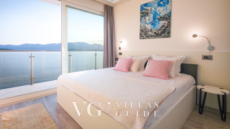 Villa Seafront Maris Camera da letto