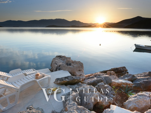 Villa Seafront Maris