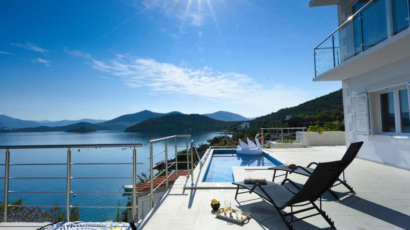 Villa Seafront Maris
